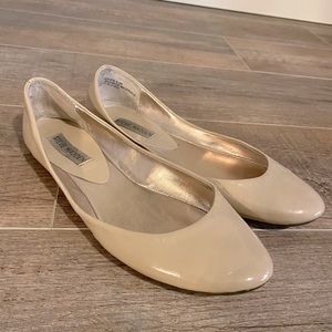 Nude flats